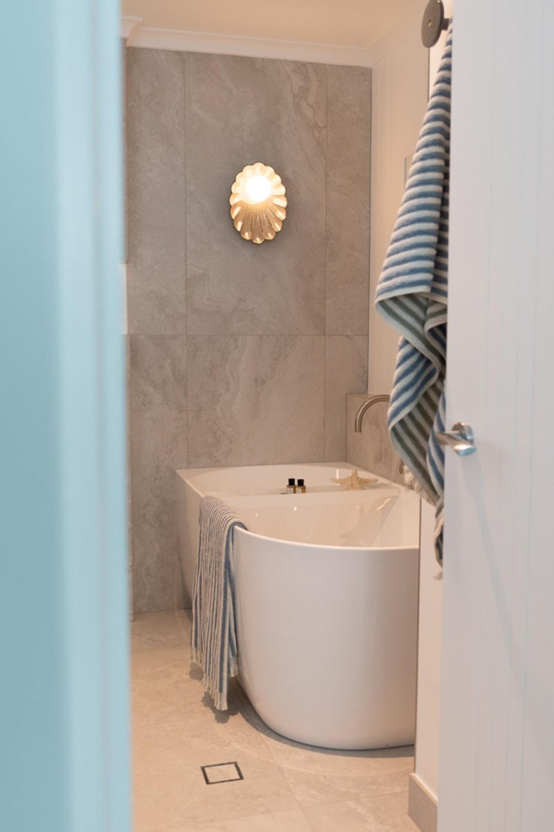 JMJ-INTERIORS-DARWIN-RESIDENTIAL-INTERIOR-DESIGNER-STYLIST-130-esplanade-bath