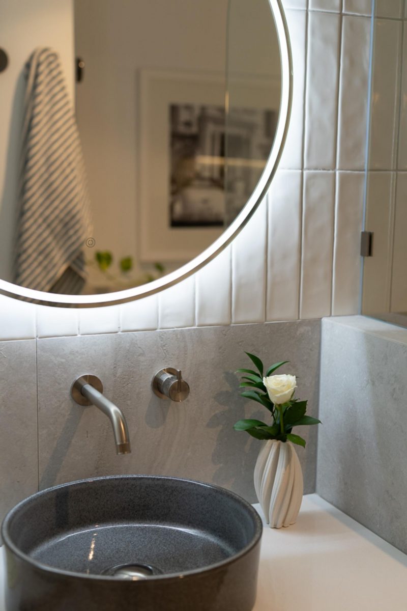JMJ-INTERIORS-DARWIN-RESIDENTIAL-INTERIOR-DESIGNER-STYLIST-130-esplanade-bath vanity