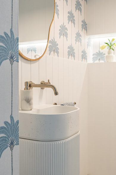 JMJ-INTERIORS-DARWIN-RESIDENTIAL-INTERIOR-DESIGNER-STYLIST-130-esplanade-powder room 1