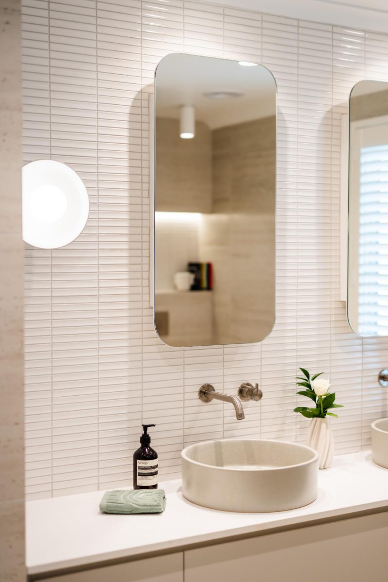 JMJ-INTERIORS-DARWIN-RESIDENTIAL-INTERIOR-DESIGNER-STYLIST-130-esplanade-vanity potrait